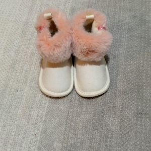 New 0-3 mo. Boots